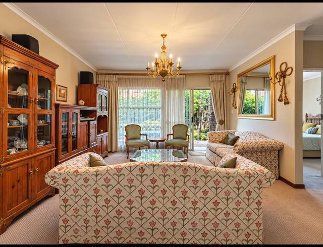 2 BEDROOM TOWNHOUSE FOR SALE IN THREE RIVERS